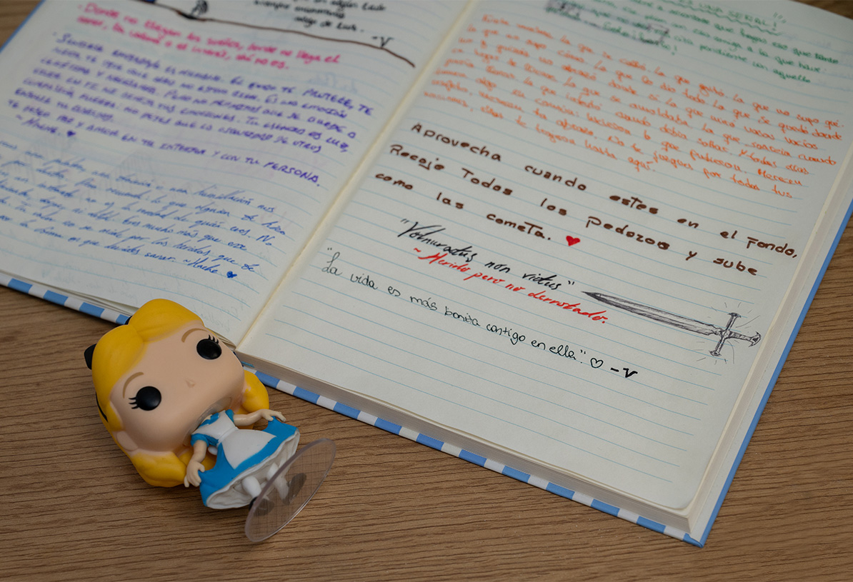 Soy Carla; psicóloga sanitaria en las Palmas de Gran Canaria y online. Conoce mi enfoque y forma de acompañar. Ansiedad, TCA y trauma/apego.